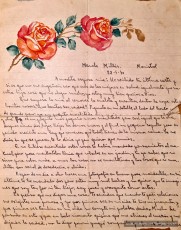 La quarta carta decorada ho és amb unes roses i du la data de 22 d’abril de 1940. (Arxiu familiar).