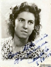 Conxita Aliet Vilalta a França. Any 1945. (Arxiu familiar)