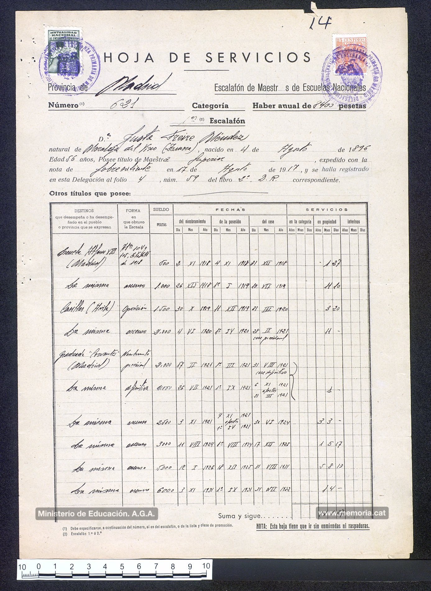 3/7/1953: Full de serveis de la mestra Justa Freire. (Archivo General de la Administración).