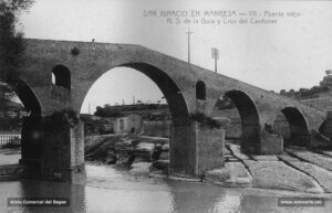 Vista del Pont Vell amb la capella de la Guia al fons en l'antic emplaçament.
Procedència: Arxiu Comarcal del Bages