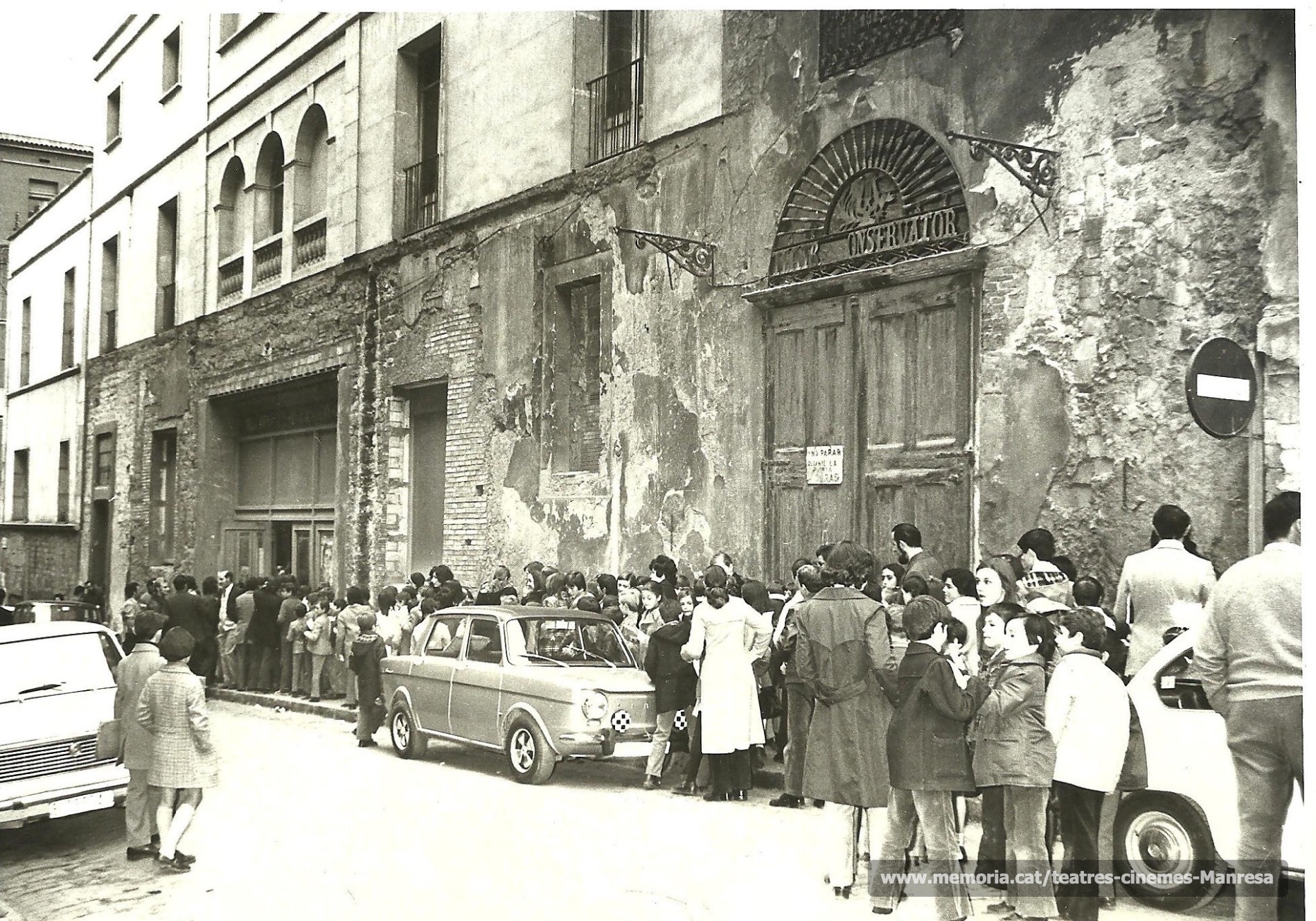 Cua per entrar pel carrer Mestre Blanch(1973)