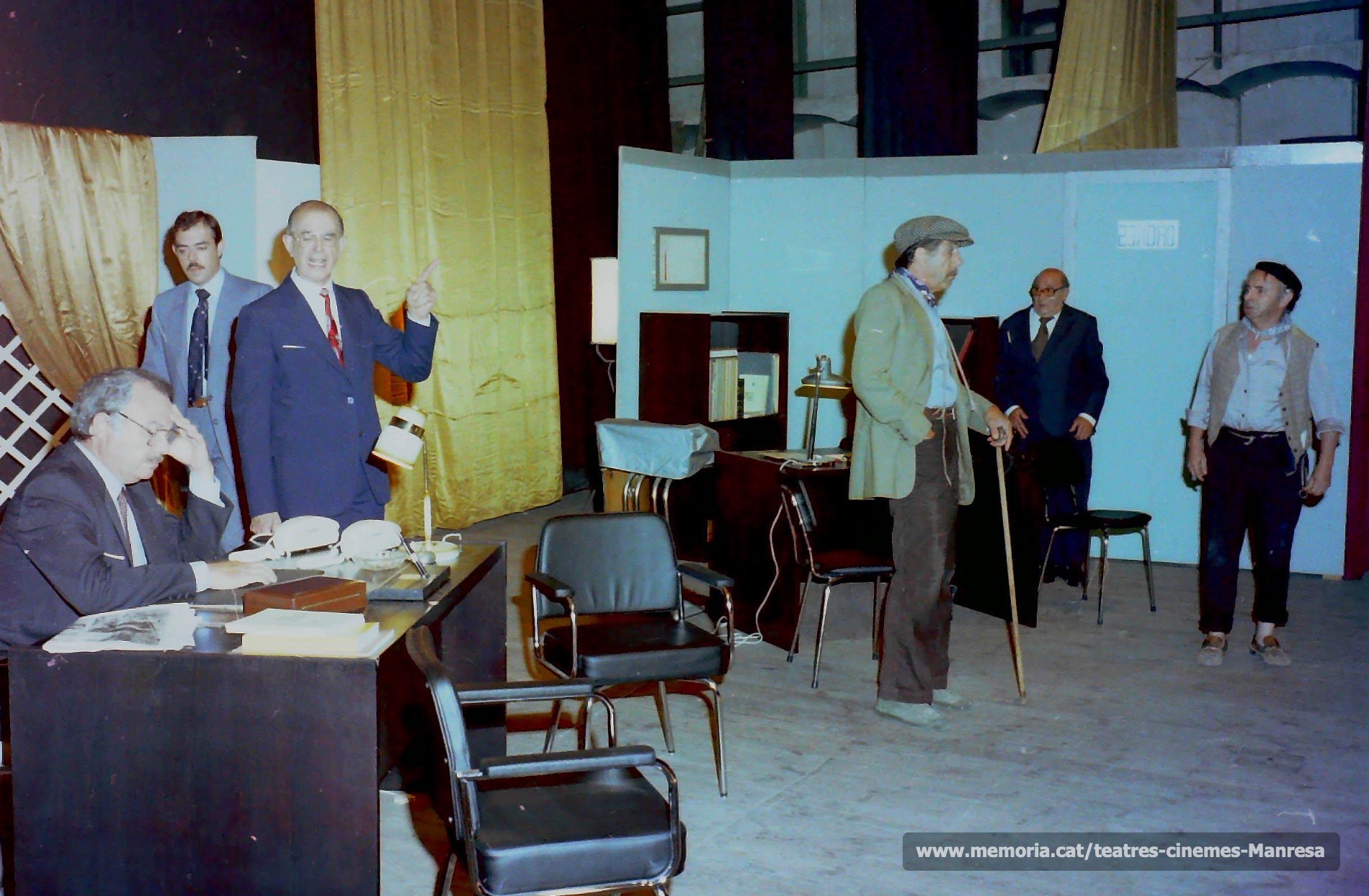 "Dos tipus de pronòstic" (1975).