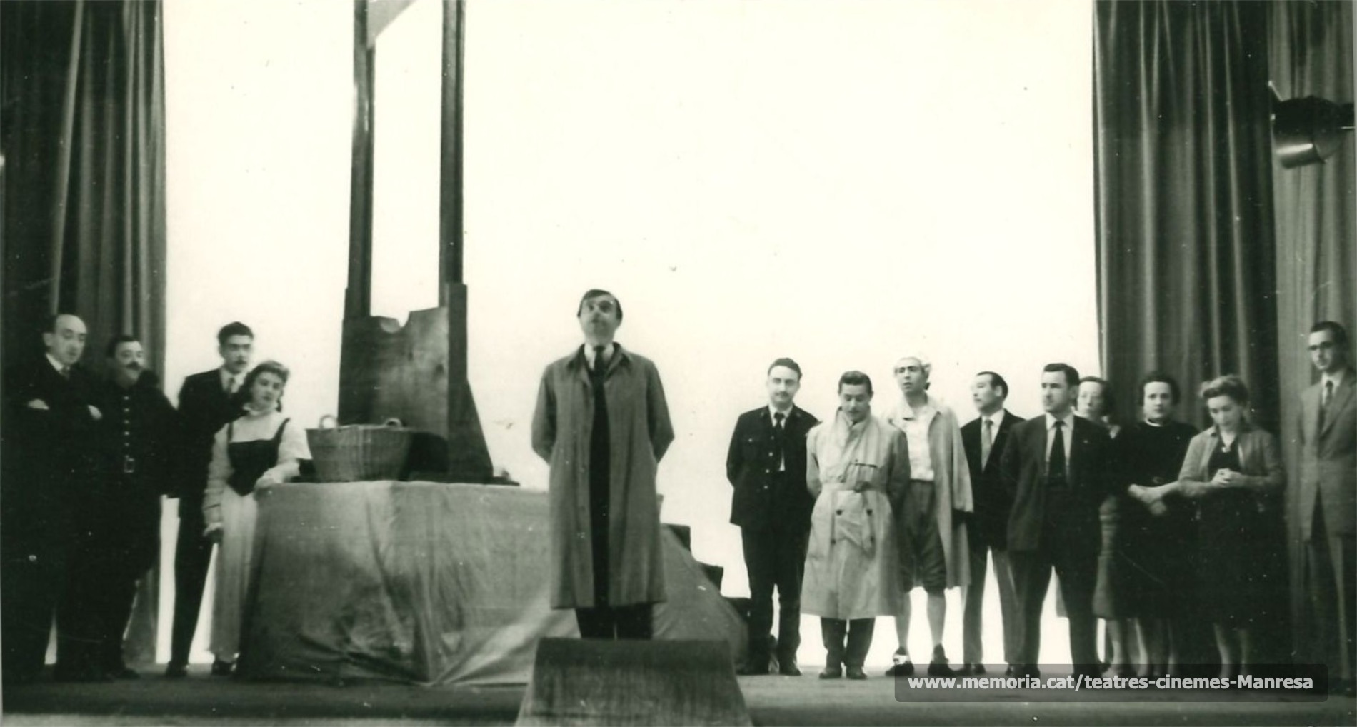 "Maria Antonieta" amb Joan Masats, Joan Vila, Joan Torrens, Rosa Vila, Martí Camprubí, Salvador Soler, Àngel Tulleuda (?), Josep Canal, Pedro Cànovas, Lola Ciuró, Crispina Gros, Rafaela Tulleuda, i Joan Garriga.