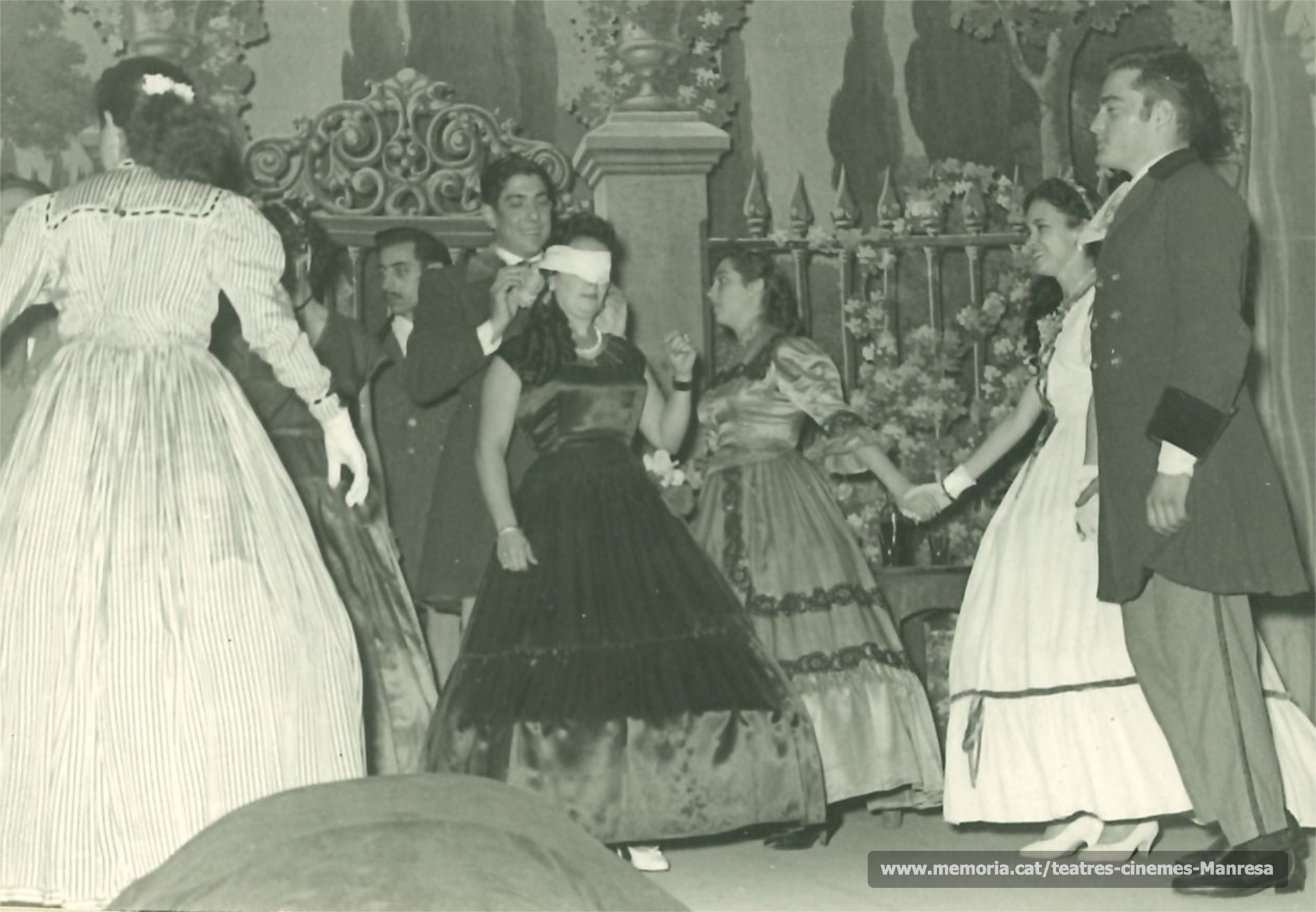 "Marieta Cistellera" amb Rosa Vila, Raimond Folch, Joan Torrens, (?), (?), Mª Dolors Camprubí, (?). (1957)