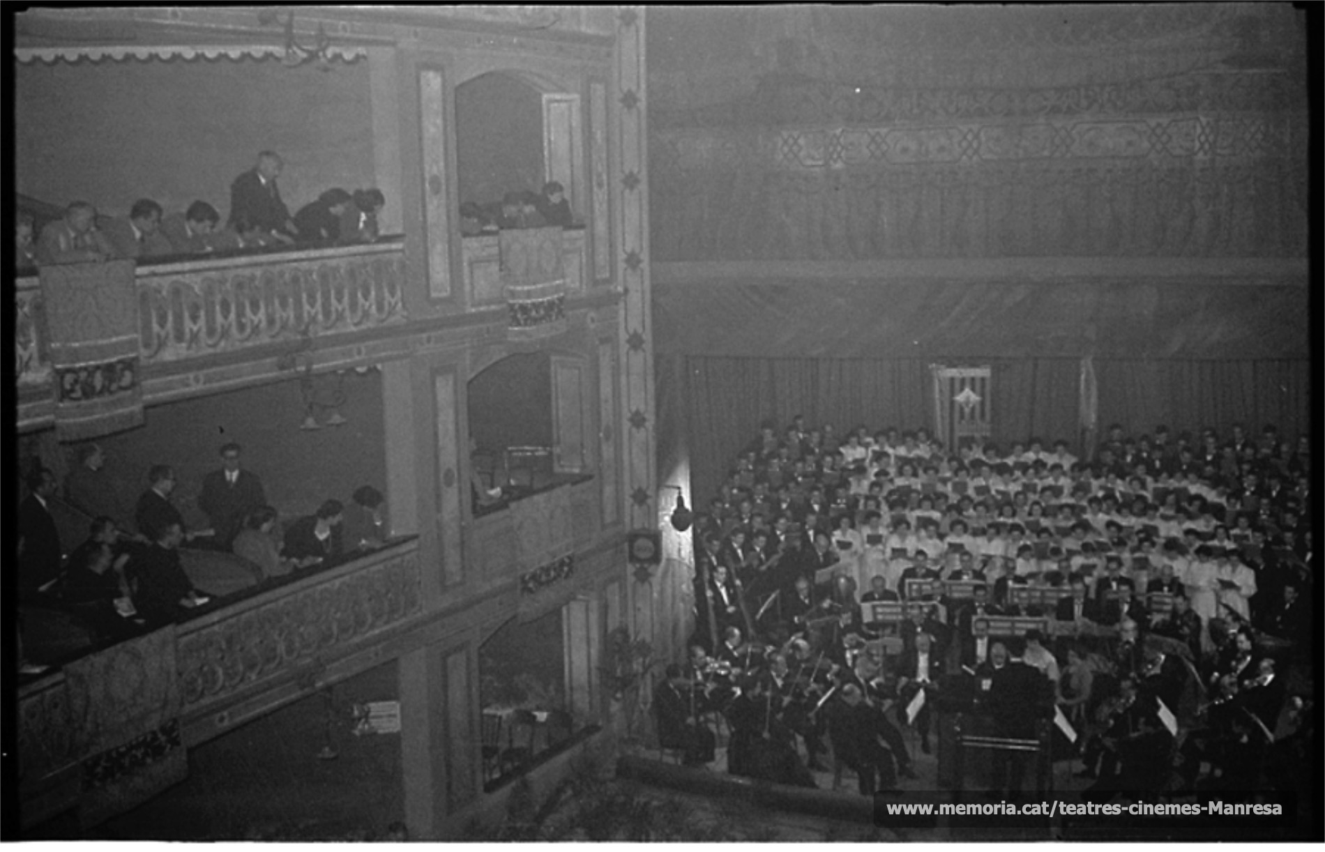Concert de l’Orfeó Manresà i l’Orfeó Gracienc en motiu de les noces d'or de l’Orfeó. (1951)