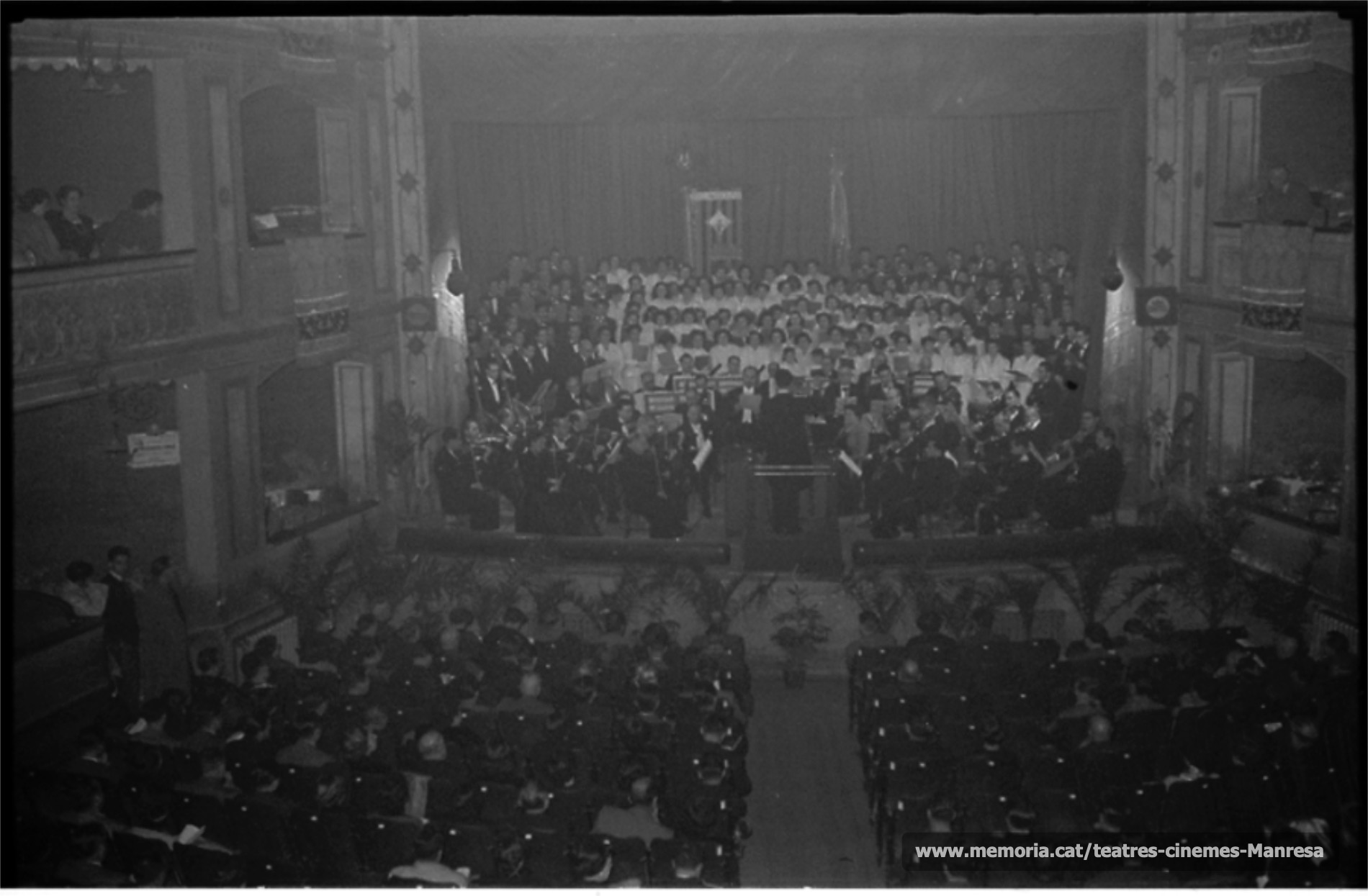 Concert de l’Orfeó Manresà i l’Orfeó Gracienc en motiu de les noces d'or de l’Orfeó. (1951)