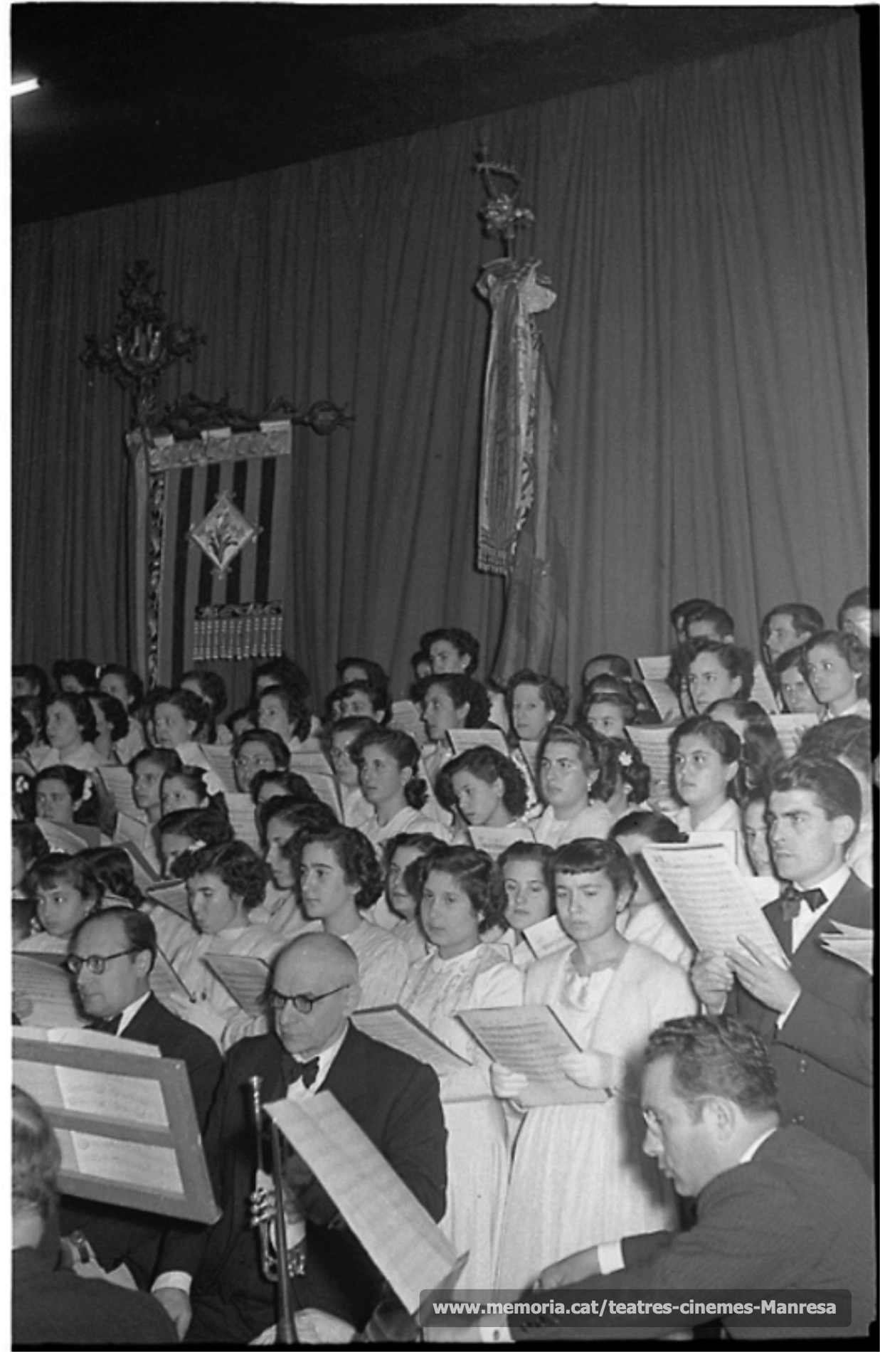 Concert de l’Orfeó Manresà i l’Orfeó Gracienc en motiu de les noces d'or de l’Orfeó. (1951)