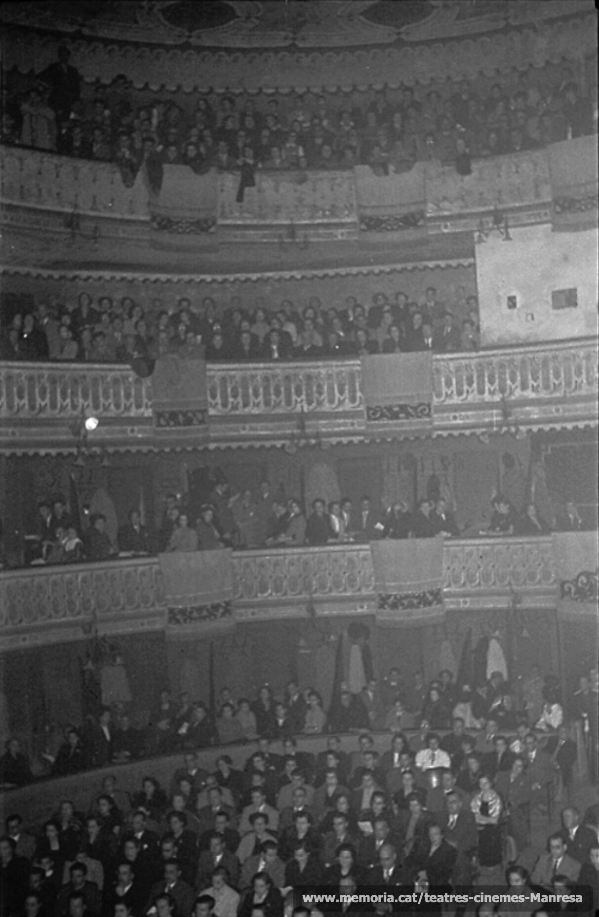 Concert de l’Orfeó Manresà i l’Orfeó Gracienc en motiu de les noces d'or de l’Orfeó. (1951)