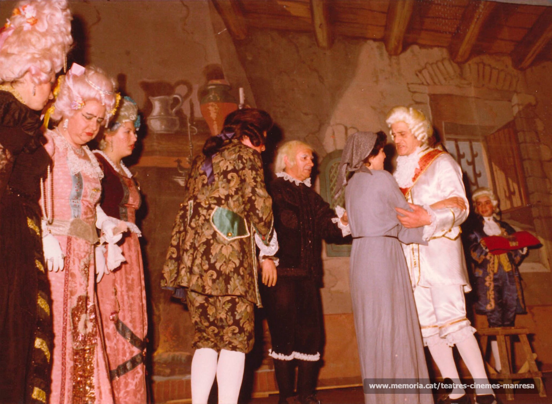 "La Ventafocs" amb Glòria Roses, Montserrat Garriga, Carme Cot,?,?, Josep Isart.(1983)