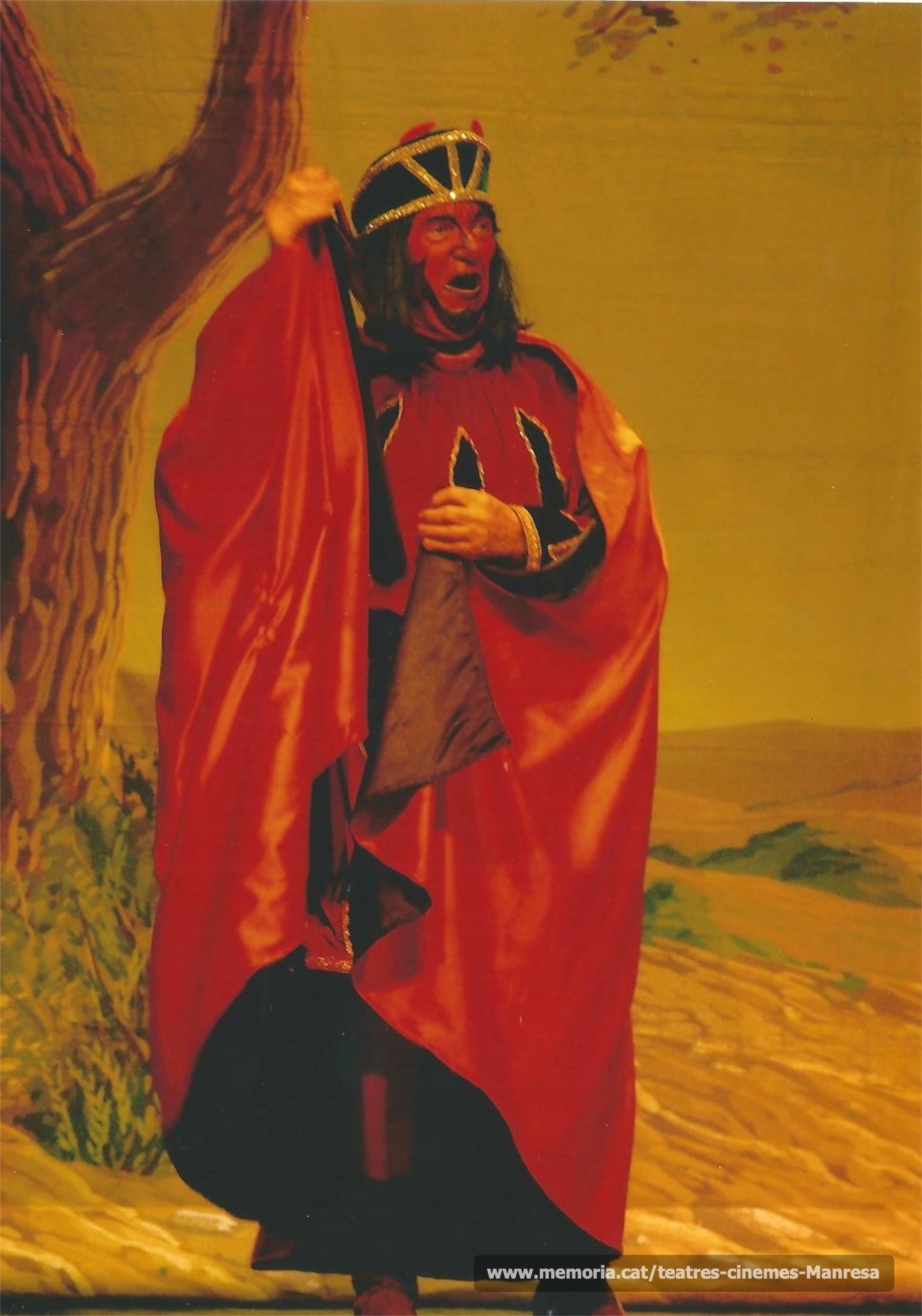 El Joan Cot en el paper de Satanás a la representació de "Els Pastorets" de l'elenc dels veterans. (2011)