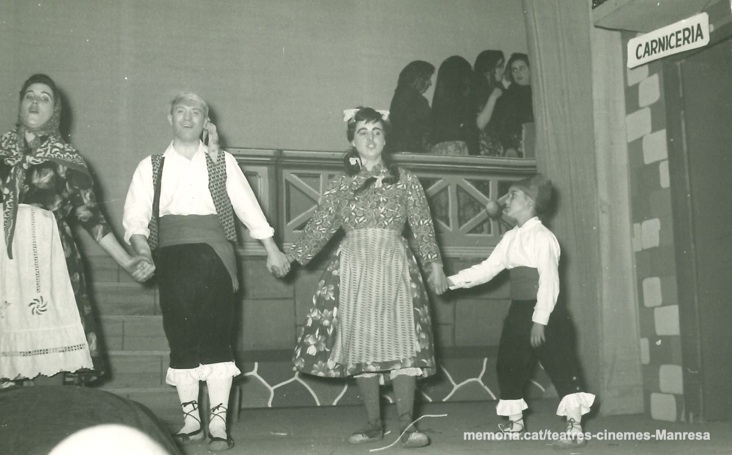 "Gigantes y Cabezudos" , sarsuela, amb Àngels Torrens (nena).