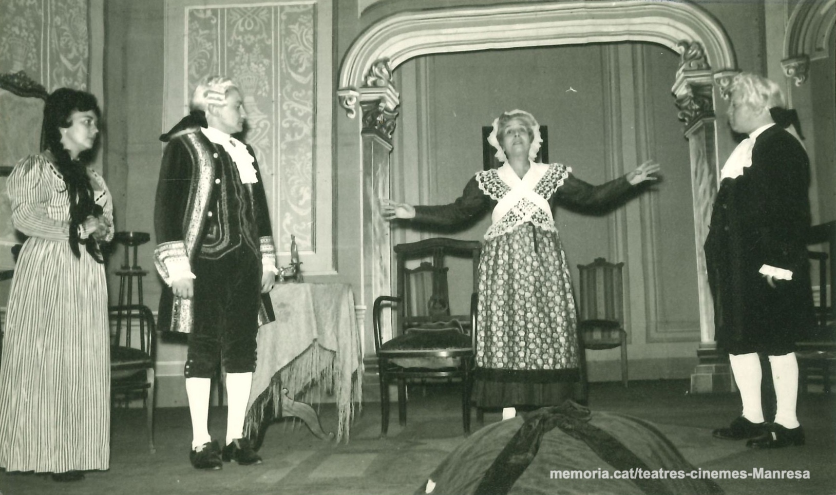 "la Corona d'espines" amb Rosa Vila, Salvador Soler, Maria Vila i (?).