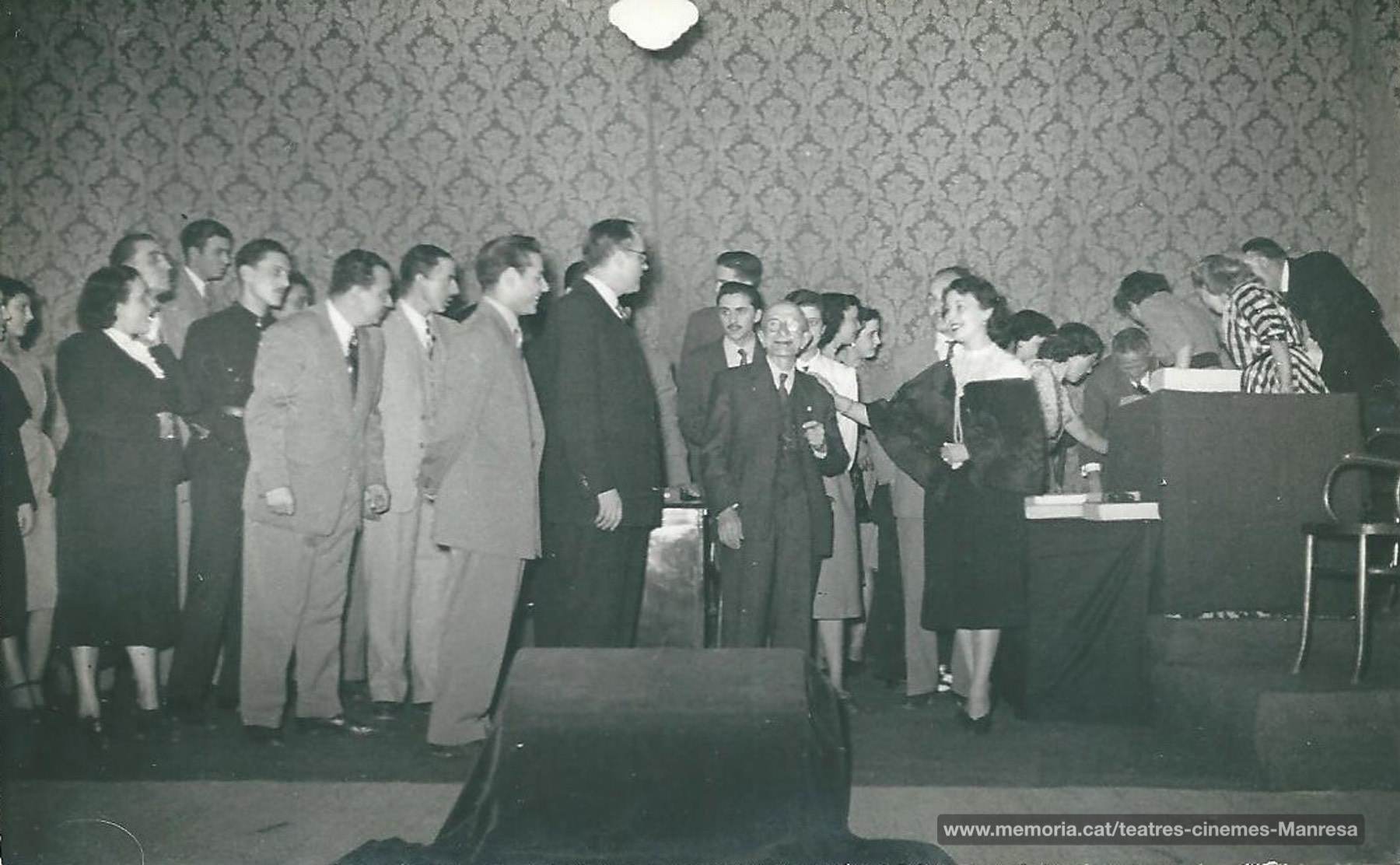"El proceso de Mary Dugan". Homenatge al Sr Mata. Hi veiem en Martí Camprubí, La Rosa Vila i Joan Cot (1952)